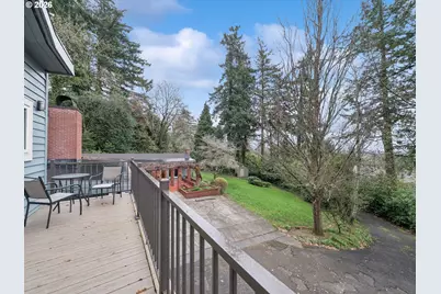 8401 SW Canyon Ln, Portland, OR 97225 - Photo 9