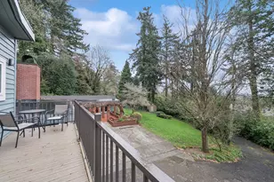 8401 SW Canyon Ln, Portland, OR 97225 - Photo 9