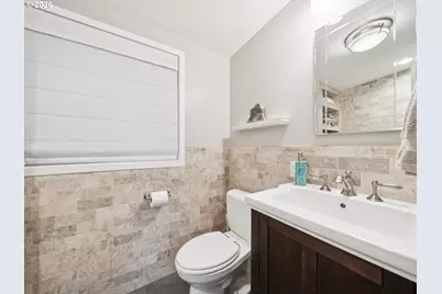 8401 SW Canyon Ln, Portland, OR 97225 - Photo 11