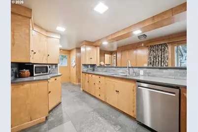 8401 SW Canyon Ln, Portland, OR 97225 - Photo 27