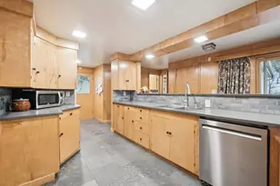 8401 SW Canyon Ln, Portland, OR 97225 - Photo 27