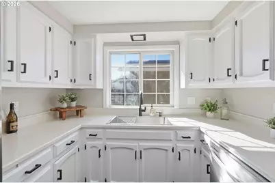 1467 S 7th Ave, Cottage Grove, OR 97424 - Photo 17