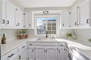 1467 S 7th Ave, Cottage Grove, OR 97424 - Photo 17