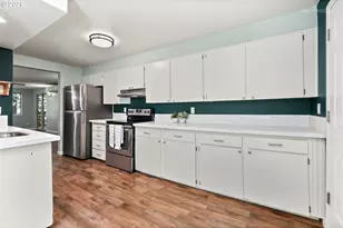 14956 SW 109th Ave, Portland, OR 97224 - Photo 9