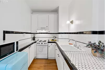 2015 NW Flanders St #513, Portland, OR 97209 - Photo 13