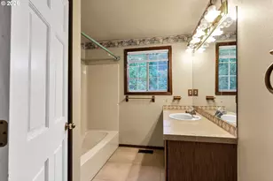 12239 SE Ashley St, Clackamas, OR 97015 - Photo 33