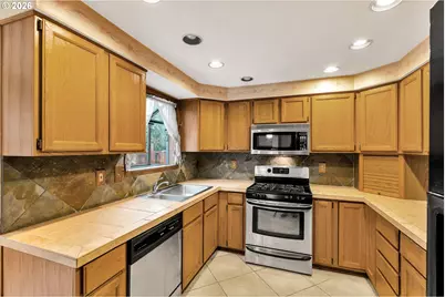 12239 SE Ashley St, Clackamas, OR 97015 - Photo 15