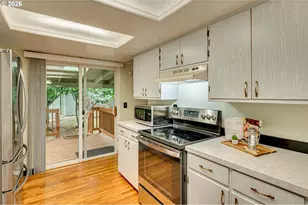 2543 NE 12th Ave, Portland, OR 97035 - Photo 9