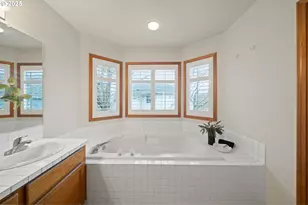 14390 Camden Ln, Lake Oswego, OR 97035 - Photo 23