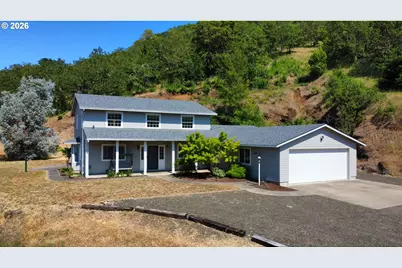 2750 SE Booth Ave, Roseburg, OR 97470 - Photo 1