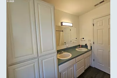 2750 SE Booth Ave, Roseburg, OR 97470 - Photo 25