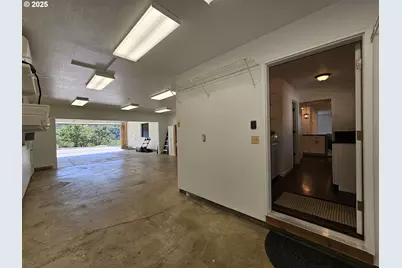 2750 SE Booth Ave, Roseburg, OR 97470 - Photo 39