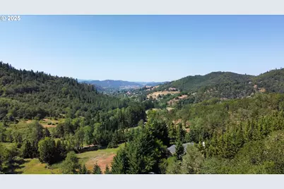 2750 SE Booth Ave, Roseburg, OR 97470 - Photo 43