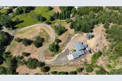 2750 SE Booth Ave, Roseburg, OR 97470 - Photo 45
