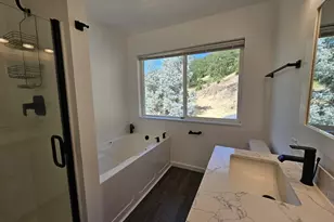 2750 SE Booth Ave, Roseburg, OR 97470 - Photo 23
