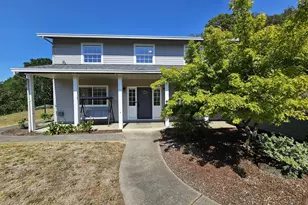2750 SE Booth Ave, Roseburg, OR 97470 - Photo 3