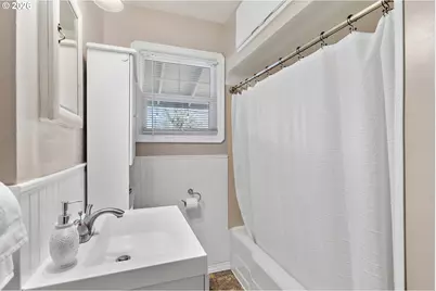765 NW Angeline Ave, Gresham, OR 97030 - Photo 7