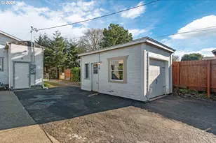 2574 Stanton Ave, North Bend, OR 97459 - Photo 37