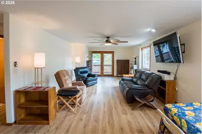 334 S 18th St, Saint Helens, OR 97051 - Photo 5