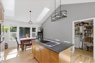 38009 Earl Ln, Corvallis, OR 97330 - Photo 11