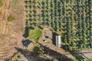 2650 Van Horn Dr, Hood River, OR 97031 - Photo 3