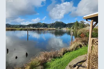 100 River Bend Rd #21, Reedsport, OR 97467 - Photo 11