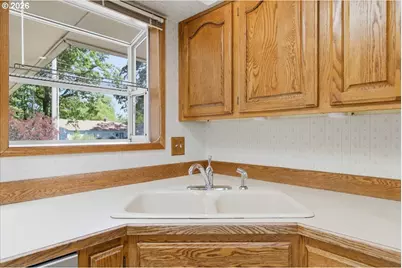 1907 SE Miller Ave, Dallas, OR 97338 - Photo 13