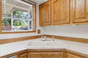 1907 SE Miller Ave, Dallas, OR 97338 - Photo 13