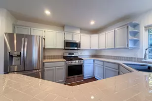 8932 SW 149th Pl, Beaverton, OR 97007 - Photo 9