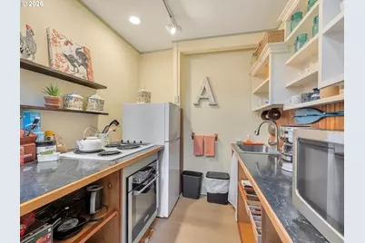 817 Exchange St, Astoria, OR 97103 - Photo 7