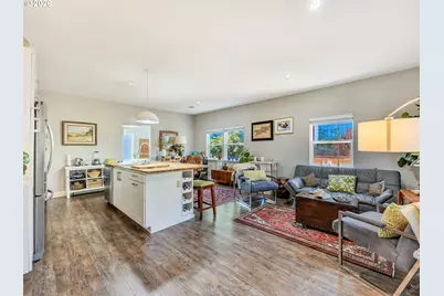 817 Exchange St, Astoria, OR 97103 - Photo 35