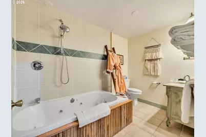 817 Exchange St, Astoria, OR 97103 - Photo 17