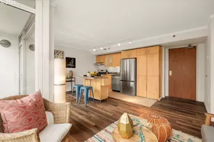 533 NE Holladay St, Portland, OR 97232 - Photo 7