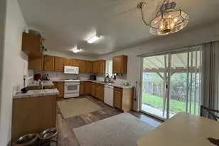 1216 E third Ave, Sutherlin, OR 97479 - Photo 11