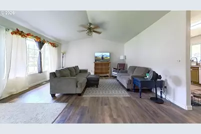 1216 E Third Ave, Sutherlin, OR 97479 - Photo 3