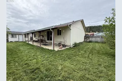 1216 E Third Ave, Sutherlin, OR 97479 - Photo 29