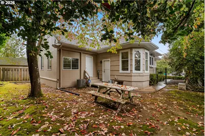 8040 SE Center St, Portland, OR 97206 - Photo 27
