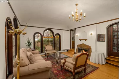 8040 SE Center St, Portland, OR 97206 - Photo 5
