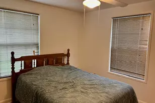 196 NE Flagg St, Roseburg, OR 97470 - Photo 17