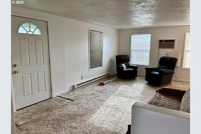 196 NE Flagg St, Roseburg, OR 97470 - Photo 7