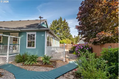 760 W Hickory St, Roseburg, OR 97471 - Photo 37