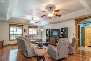 760 W Hickory St, Roseburg, OR 97471 - Photo 13
