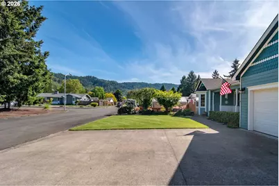 760 W Hickory St, Roseburg, OR 97471 - Photo 47