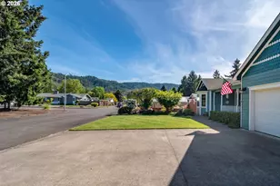 760 W Hickory St, Roseburg, OR 97471 - Photo 47