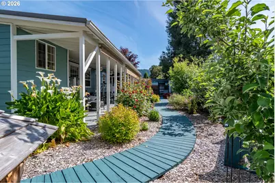 760 W Hickory St, Roseburg, OR 97471 - Photo 43