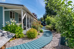 760 W Hickory St, Roseburg, OR 97471 - Photo 43