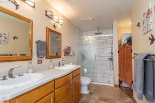760 W Hickory St, Roseburg, OR 97471 - Photo 23