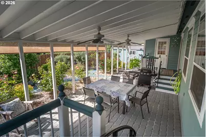 760 W Hickory St, Roseburg, OR 97471 - Photo 33