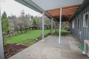1033 SE Terrace Dr, Roseburg, OR 97470 - Photo 39