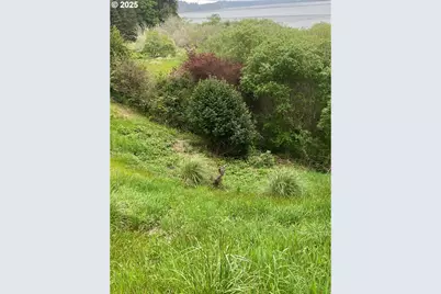 67482 E Bay Rd, North Bend, OR 97459 - Photo 5